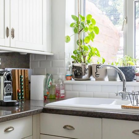 Hereford City - St Owens Terrace - Comfortable & Spacious Well Presented Three Storey House, Perfect For A Weekend Away & Exploring The City On Foot - Hosted By Rentmyhouse Bagian luar foto