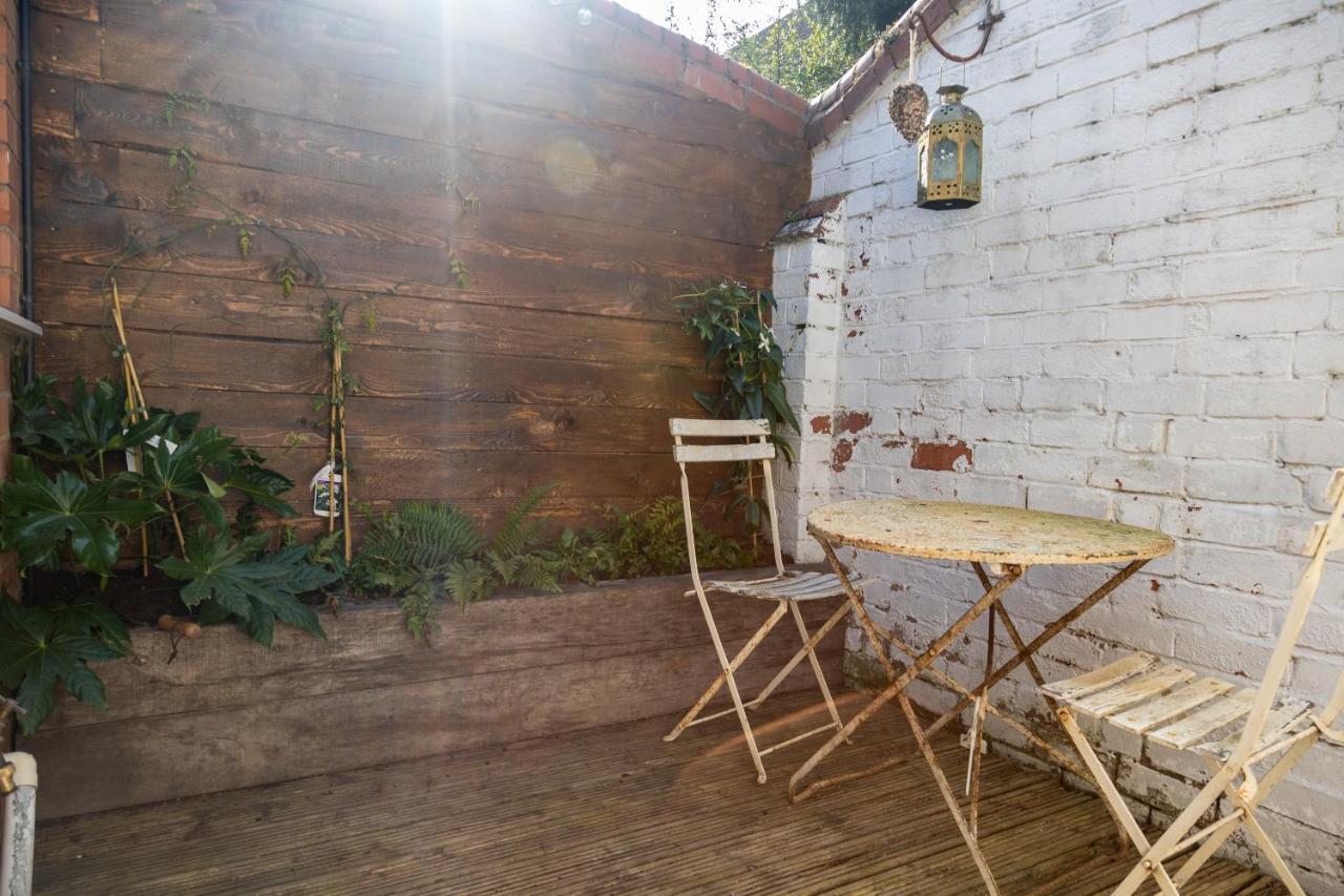 Hereford City - St Owens Terrace - Comfortable & Spacious Well Presented Three Storey House, Perfect For A Weekend Away & Exploring The City On Foot - Hosted By Rentmyhouse Bagian luar foto