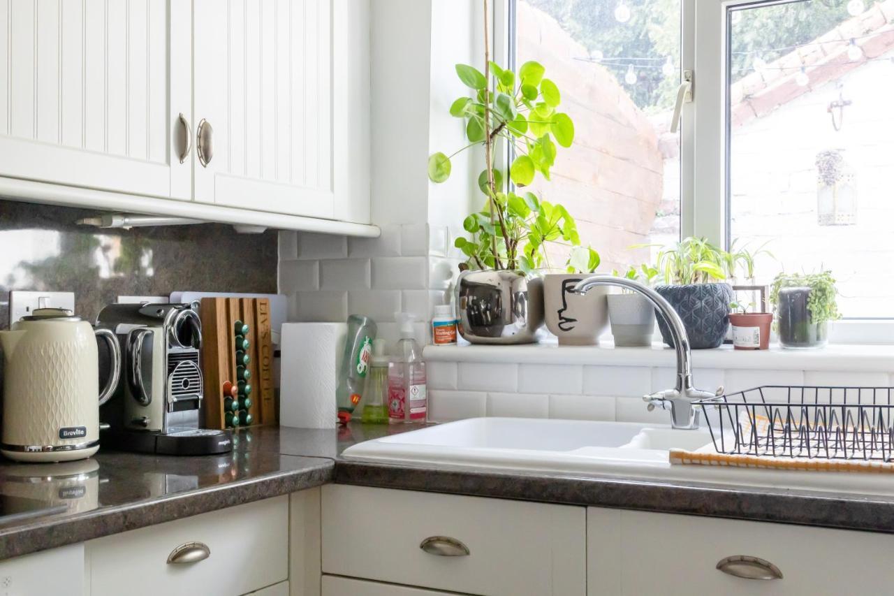Hereford City - St Owens Terrace - Comfortable & Spacious Well Presented Three Storey House, Perfect For A Weekend Away & Exploring The City On Foot - Hosted By Rentmyhouse Bagian luar foto
