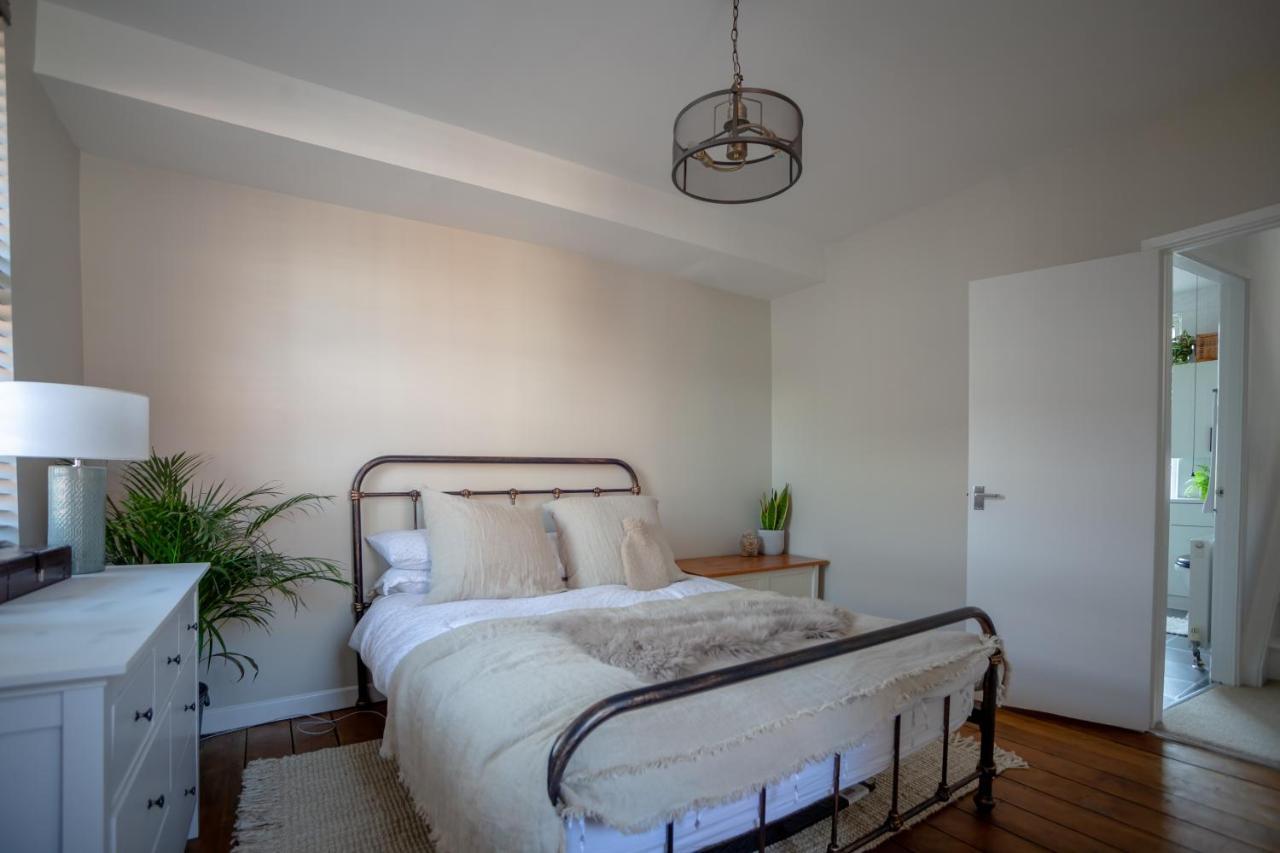 Hereford City - St Owens Terrace - Comfortable & Spacious Well Presented Three Storey House, Perfect For A Weekend Away & Exploring The City On Foot - Hosted By Rentmyhouse Bagian luar foto