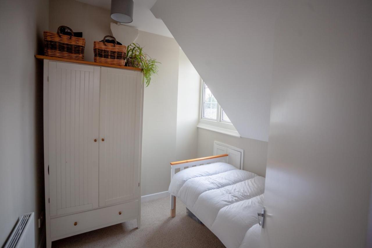 Hereford City - St Owens Terrace - Comfortable & Spacious Well Presented Three Storey House, Perfect For A Weekend Away & Exploring The City On Foot - Hosted By Rentmyhouse Bagian luar foto