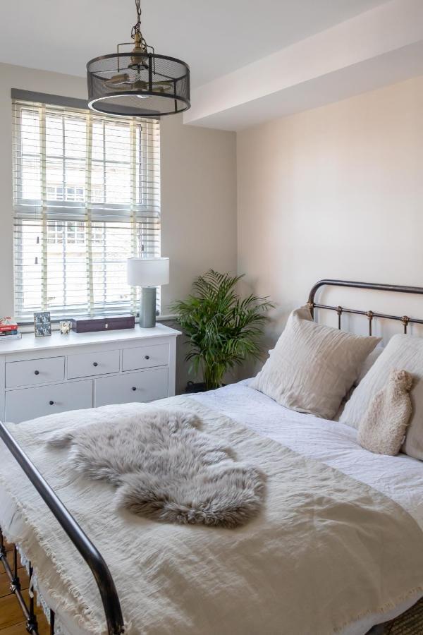 Hereford City - St Owens Terrace - Comfortable & Spacious Well Presented Three Storey House, Perfect For A Weekend Away & Exploring The City On Foot - Hosted By Rentmyhouse Bagian luar foto