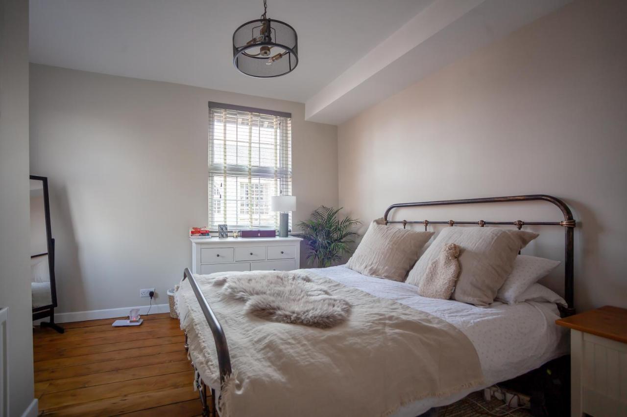 Hereford City - St Owens Terrace - Comfortable & Spacious Well Presented Three Storey House, Perfect For A Weekend Away & Exploring The City On Foot - Hosted By Rentmyhouse Bagian luar foto